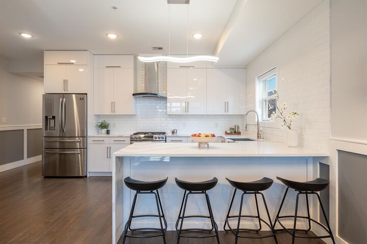 Property Photo:  270 St Pauls Ave 4  NJ 07306 