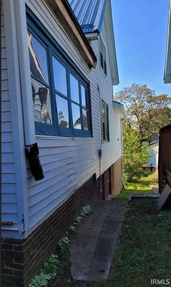 Property Photo:  222 N 5th Street  IN 47601