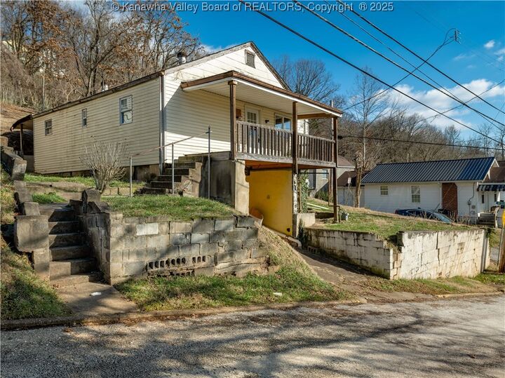 1302 Adele Street  Charleston WV 25302 photo