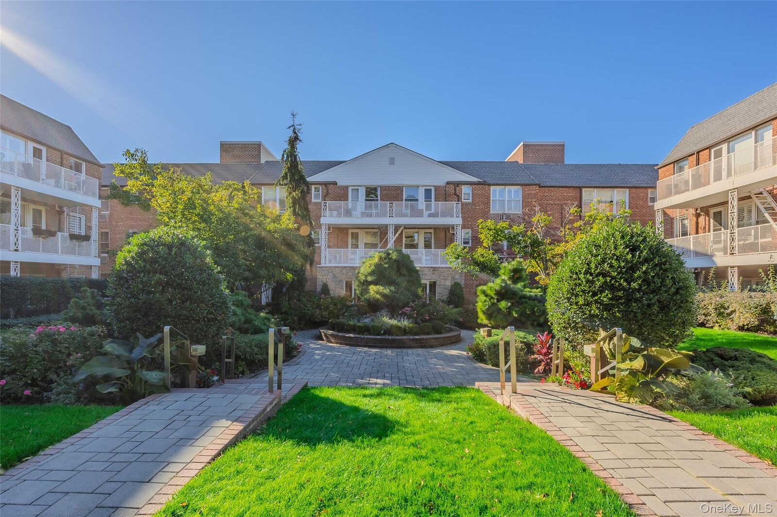 Property Photo:  120 Morris Avenue B5  NY 11570 