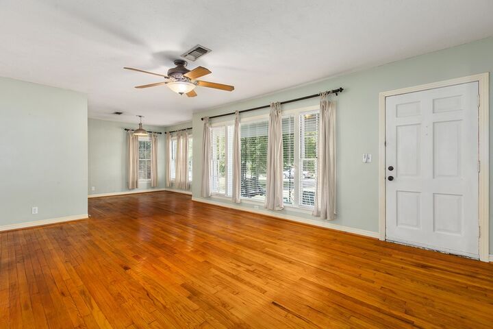 Property Photo:  1007 Persimmon  TX 75904 