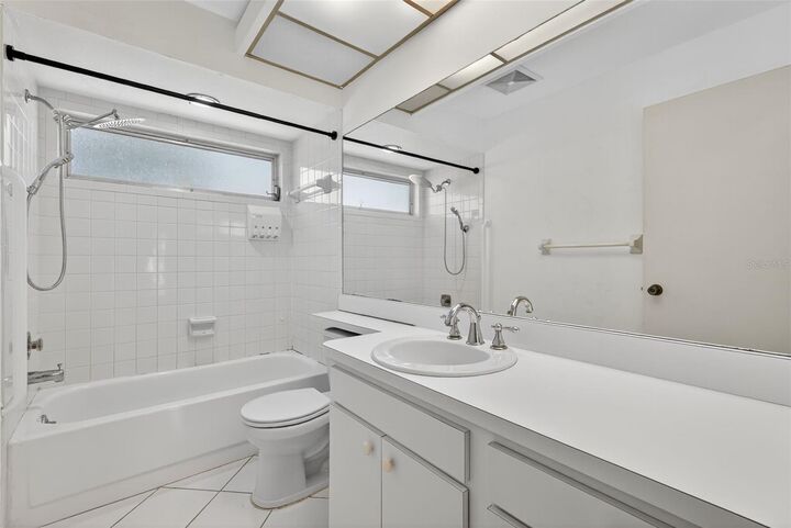 Property Photo:  1355 Kirkwood Lane  FL 34232