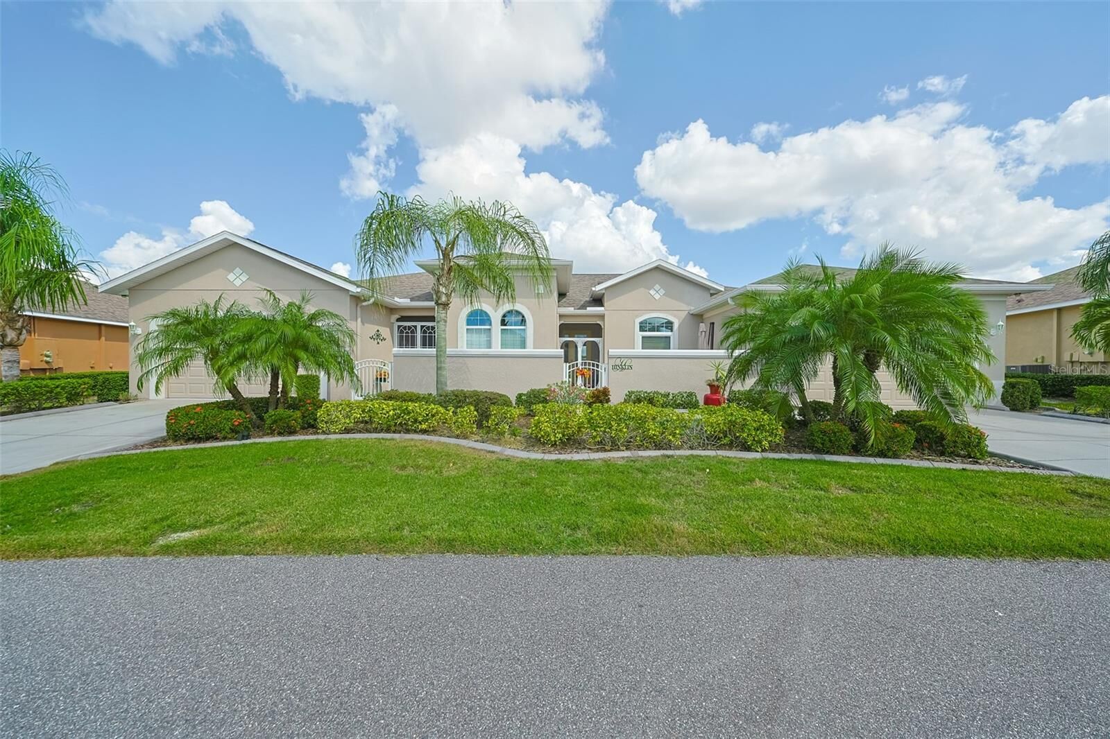 Property Photo:  2264 Sifield Greens Way  FL 33573