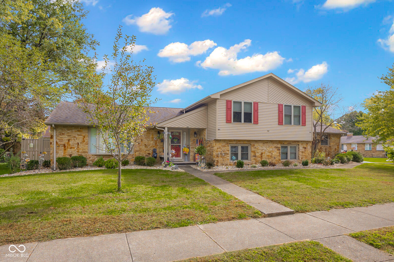 Property Photo:  1031 Parkside Drive  IN 47203