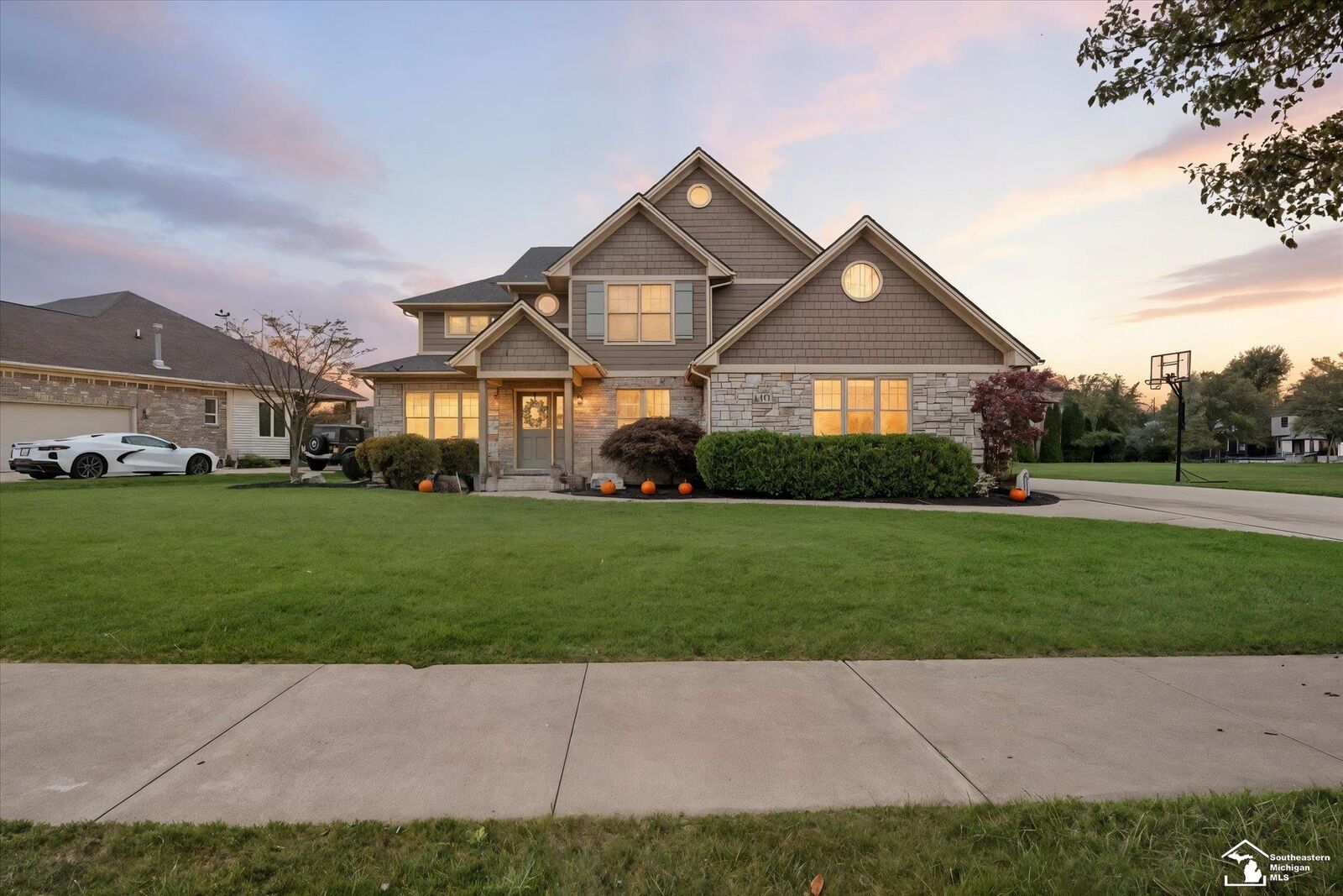 Property Photo:  8439 Eagle Pointe Drive  MI 48166