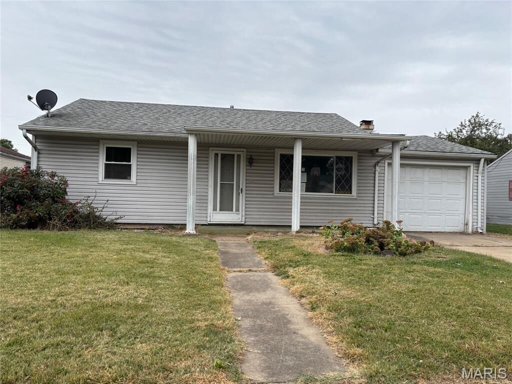 Property Photo: 3127 Wayne Avenue IL 62040
