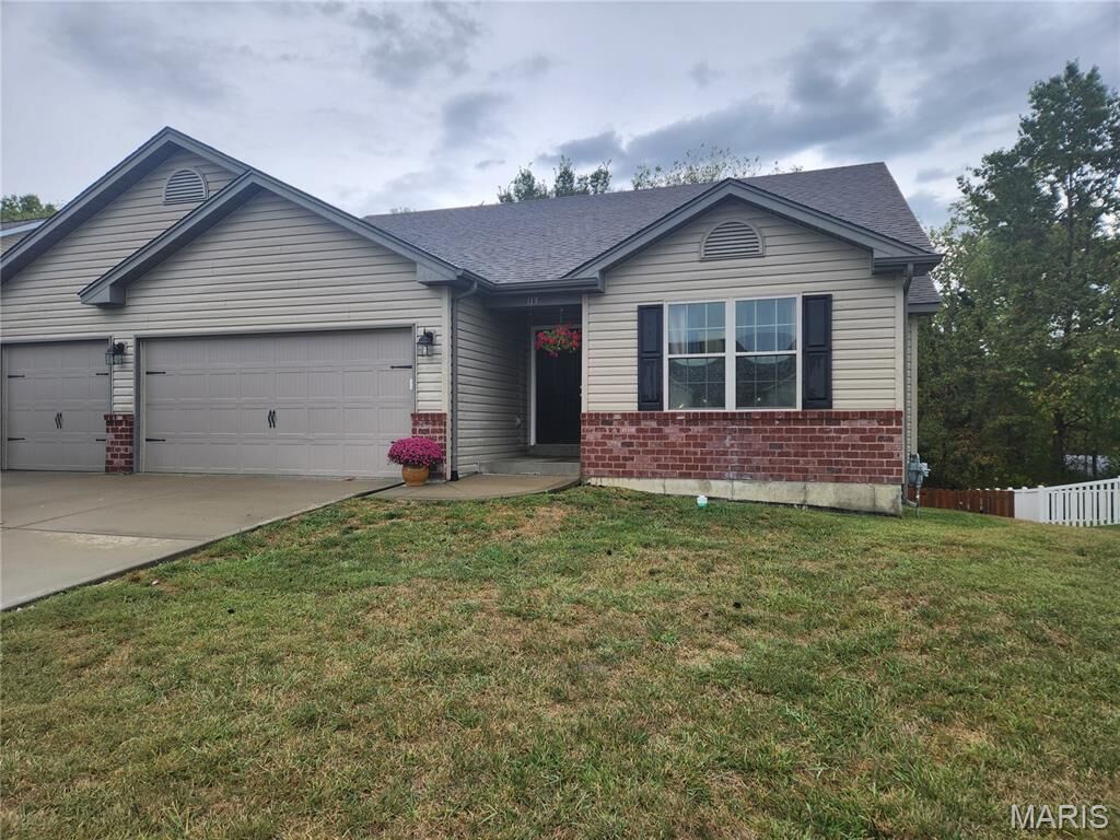 Property Photo:  113 Auburn Court  MO 63390