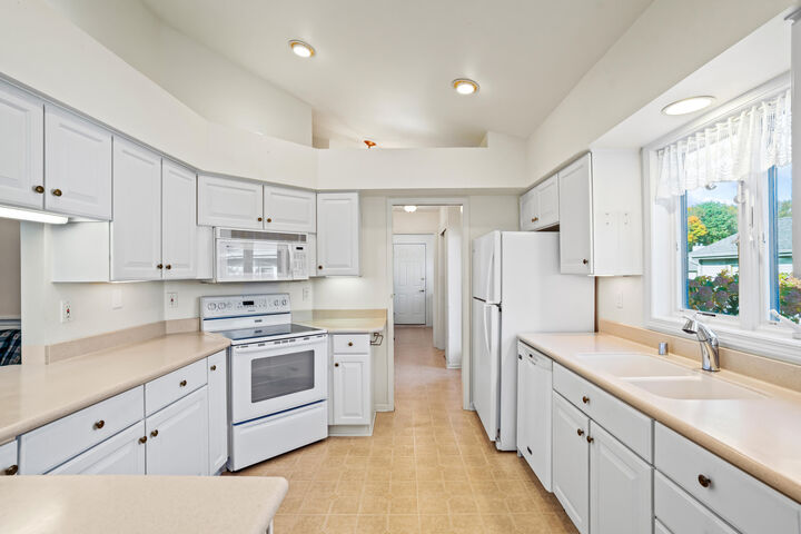 Property Photo:  W175n8080 Robin Cir  WI 53051
