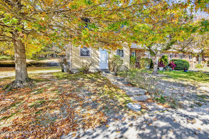 13 Alec Drive  Howell NJ 07731 photo