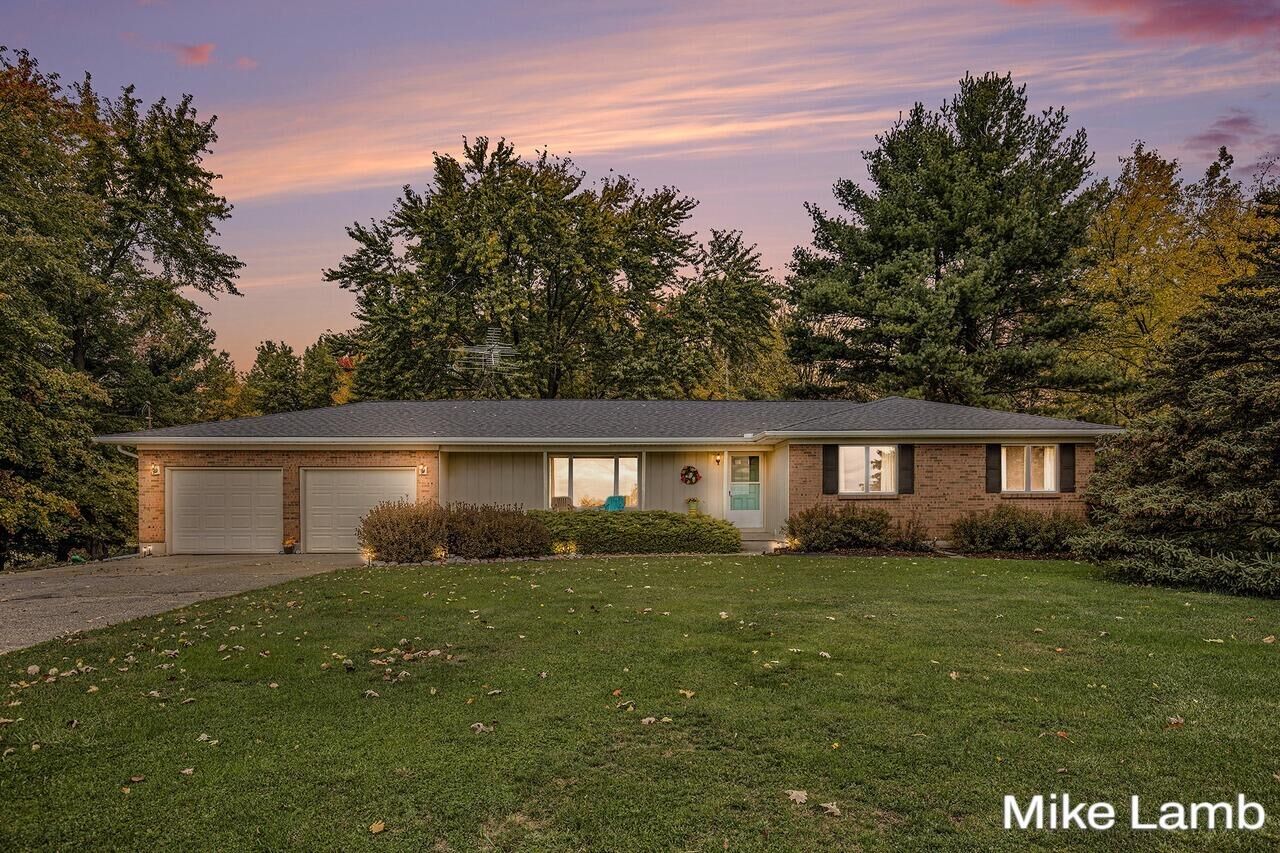 Property Photo:  3825 14 Mile Road NW  MI 49345 