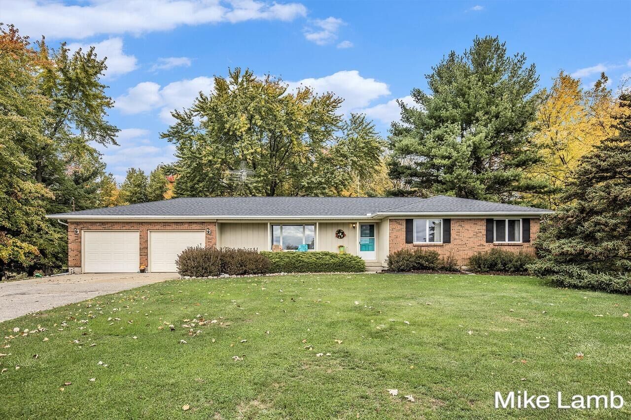 Property Photo: 3825 14 Mile Road NW MI 49345