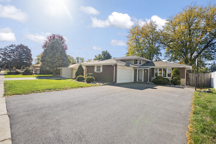 Property Photo:  10600 S Highland Avenue  IL 60482