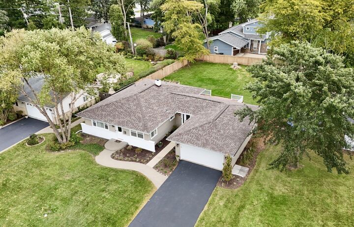 Property Photo:  1139 Huber Lane  IL 60025