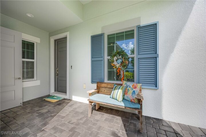 Property Photo:  2322 Marquesa Circle  FL 34112