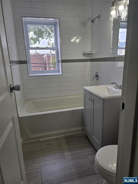 Property Photo:  75 Sussex Street 1A  NJ 07601