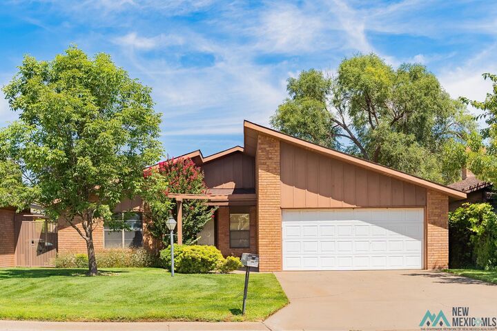 Property Photo:  220 Lakeview Terrace  NM 88101 