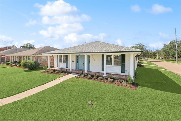 Property Photo:  2012 Edenborn Avenue  LA 70001 