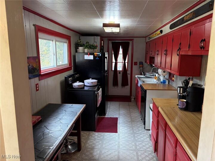 Property Photo: 12845 Vincent Drive OH 44255