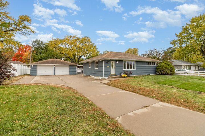 9724 Park Avenue S  Bloomington MN 55420 photo