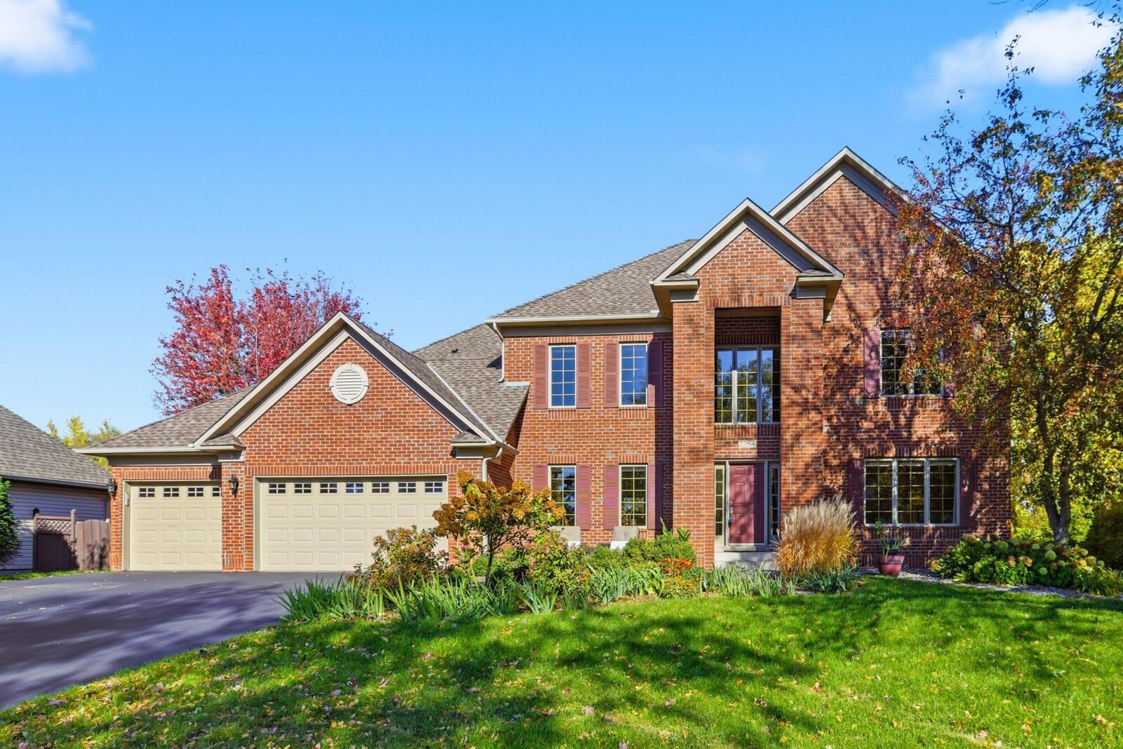 Property Photo:  2284 Stone Creek Lane W  MN 55317