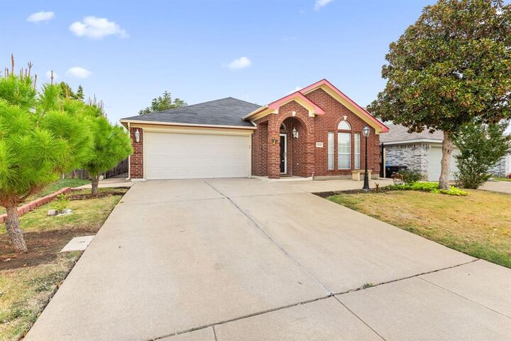 Property Photo:  3994 Sarasota Springs Drive  TX 76123