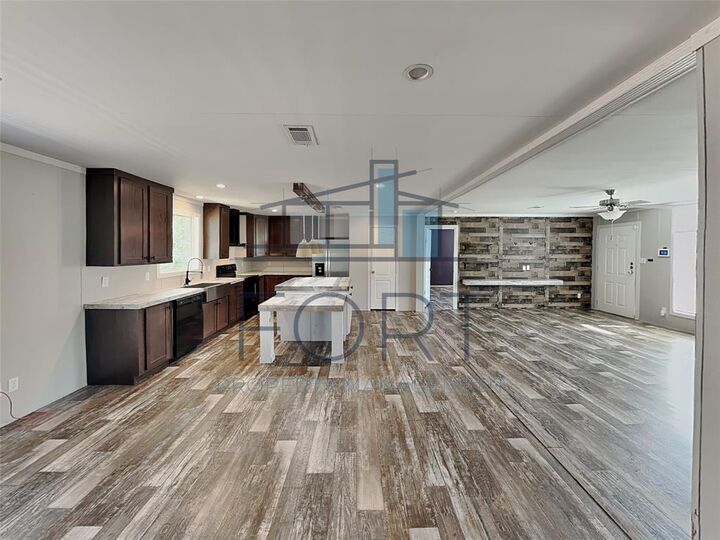 Property Photo:  1601 Quail Run  TX 76020