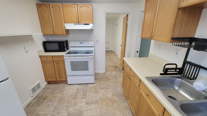 Property Photo:  786 SE Idlewood Street  OR 97754 