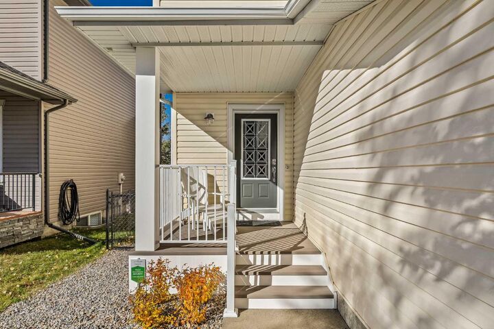 Property Photo:  42 Drake Landing Drive  AB T1S 0B9