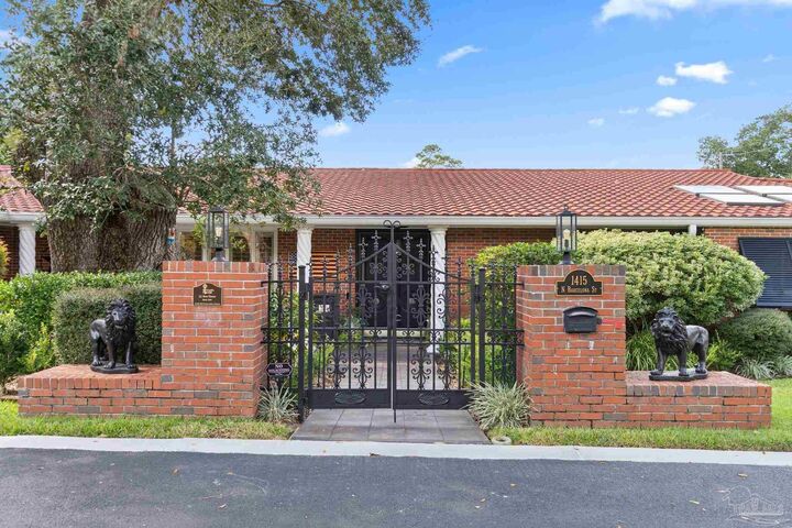 Property Photo: 1415 N Barcelona FL 32501