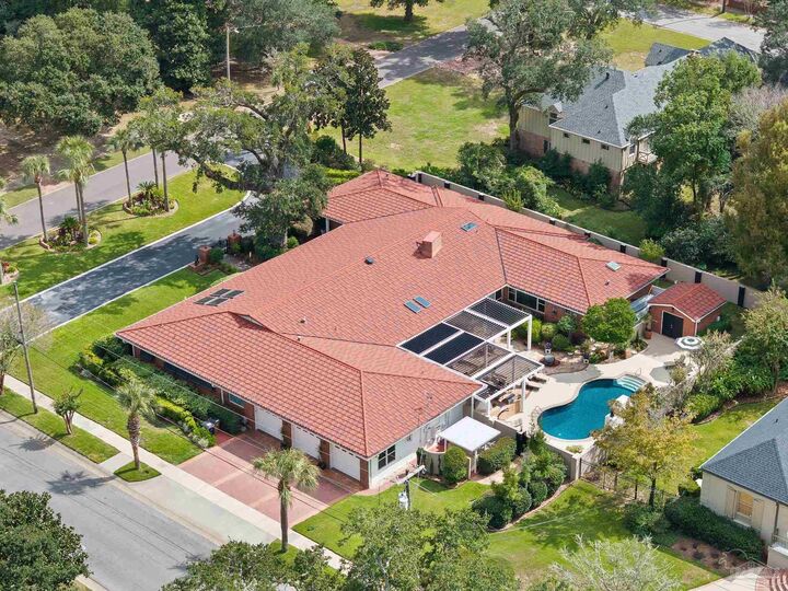 Property Photo:  1415 N Barcelona  FL 32501 