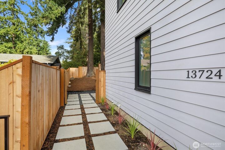 Property Photo:  13726  22nd Avenue NE 3  WA 98125 