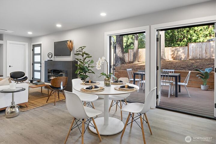 Property Photo:  13724  22nd Avenue NE  WA 98125 