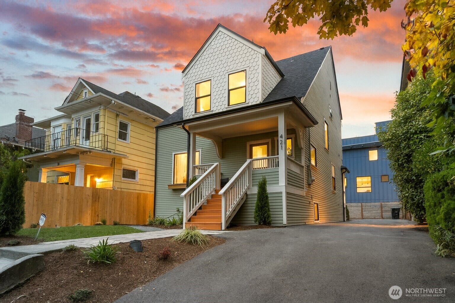 Property Photo:  421  Malden Avenue E  WA 98112