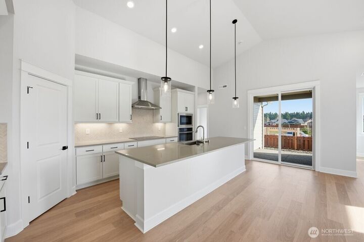 Property Photo: 2946 Balsamroot Drive SE WA 98513