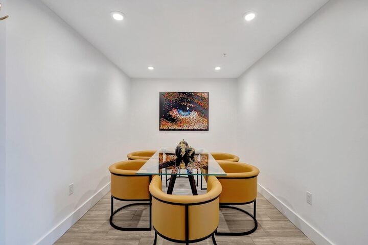 Property Photo:  236 SE 5th Avenue 203  FL 33483