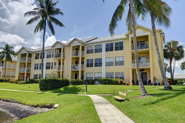 Property Photo:  6347 La Costa Drive G  FL 33433 