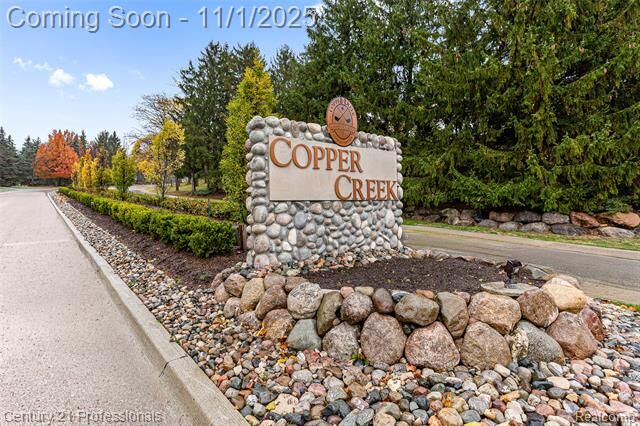 Property Photo:  28074 Hickory Drive  MI 48331 