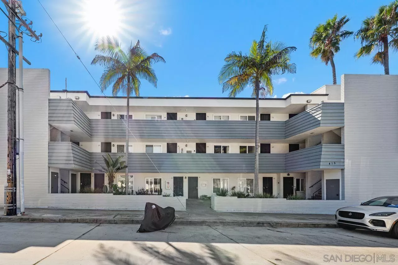 Property Photo: 415 Gravilla Street 26 CA 92037