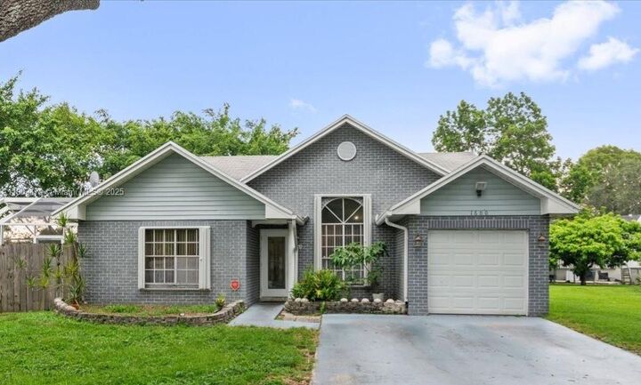 1600 SW 87th Ave  Pembroke Pines FL 33025 photo