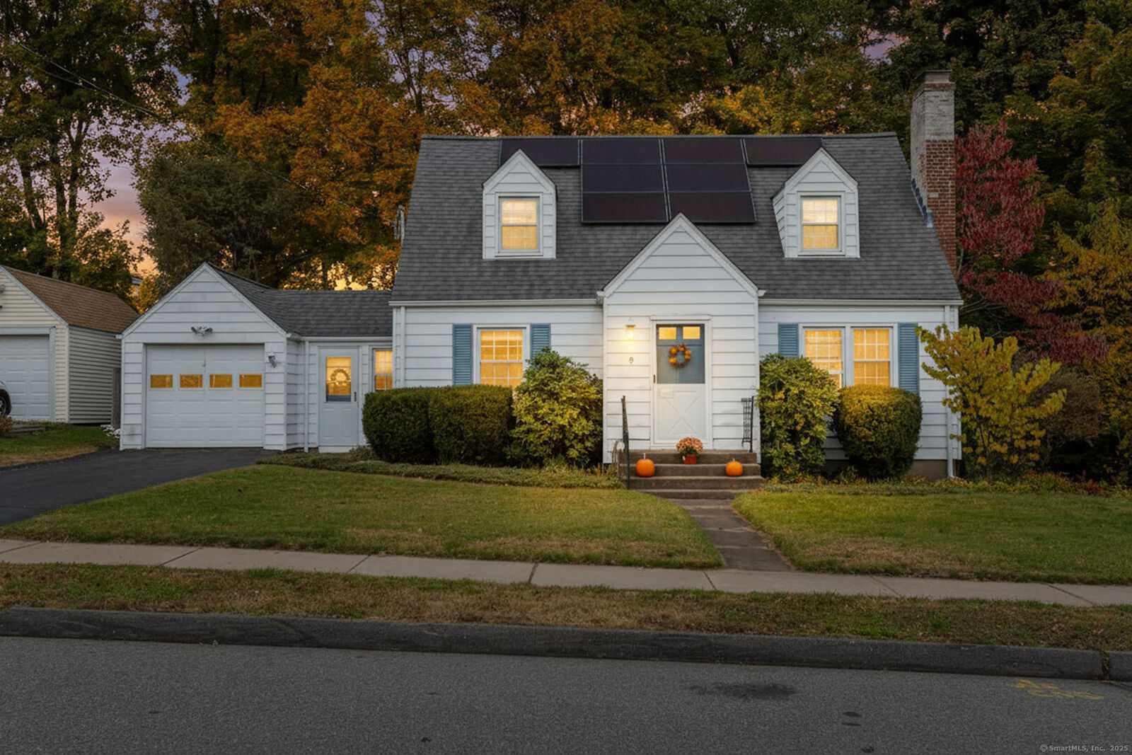 Property Photo:  9 Deepwood Drive  CT 06040