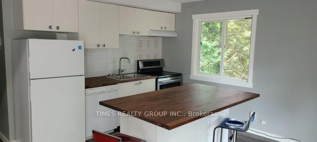 Property Photo: 3472 Copeland Avenue BC V5S 4B6