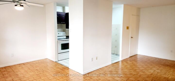 Photo de la propriété:  1950 Kennedy Road 405  ON M1P 4S9 