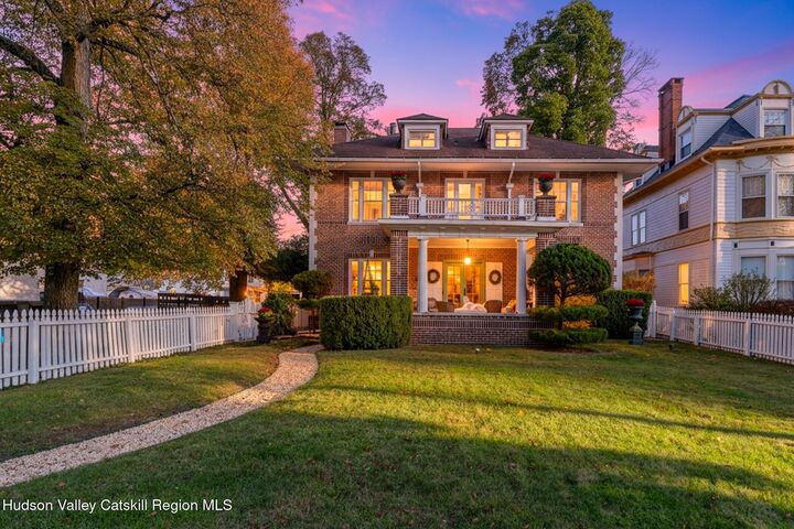 256 Albany  Kingston NY 12401 photo