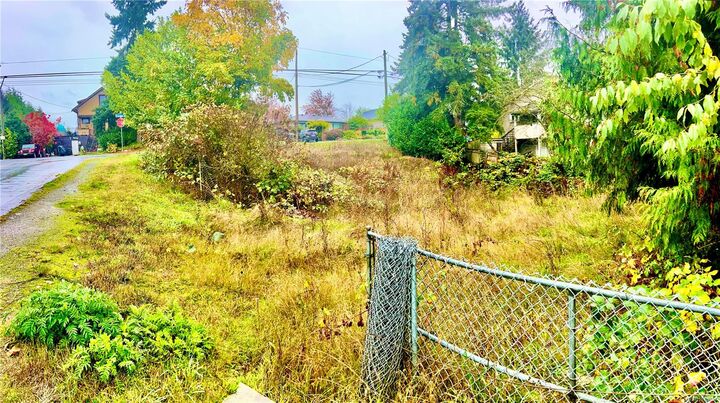 Property Photo: 121 Strickland St SW BC V9R 4S3