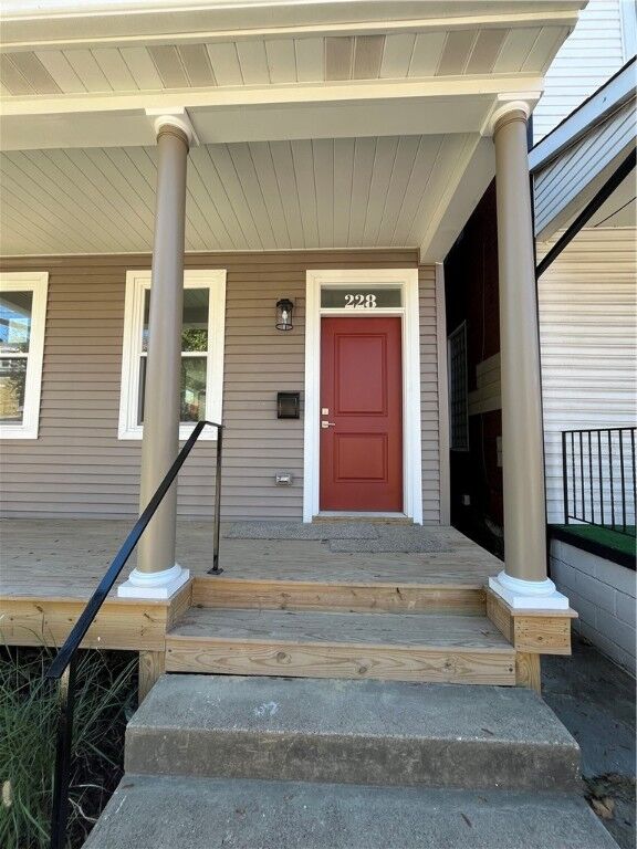 Property Photo: 228 Mayflower St PA 15206