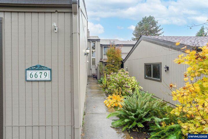 Property Photo:  6679 Huntington Cir SE  OR 97306
