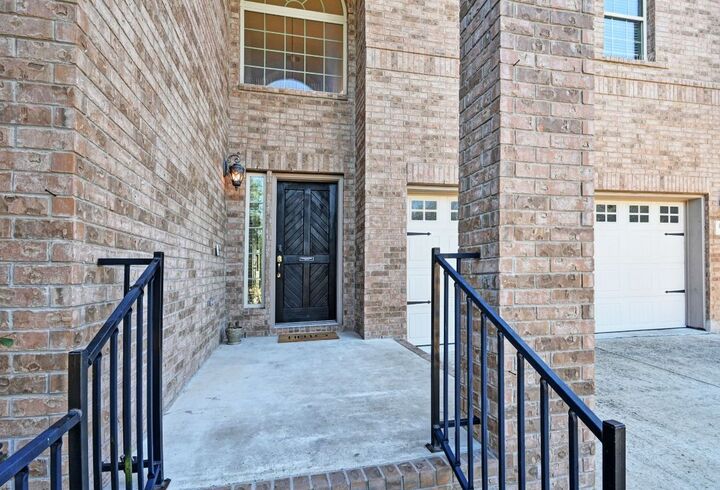 Property Photo: 188 Rock Vista Run TX 78737