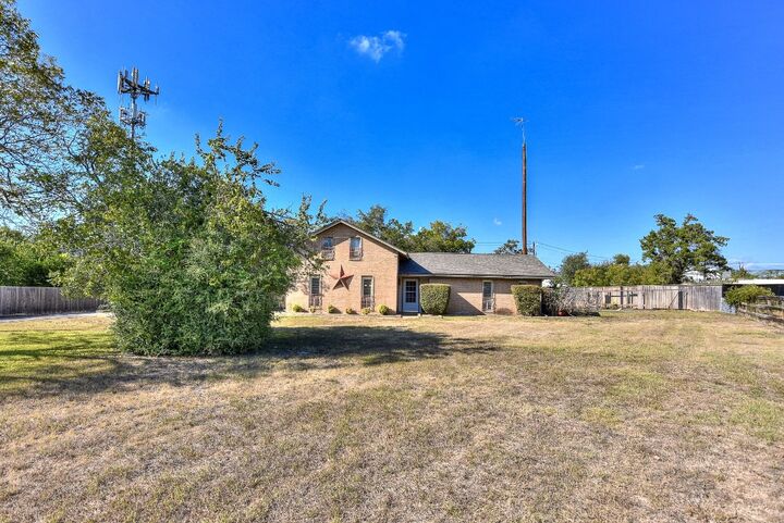 Property Photo:  118 Oak Ridge Circle  TX 78628 