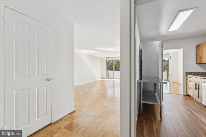 Property Photo:  5101 River Road 718  MD 20816 