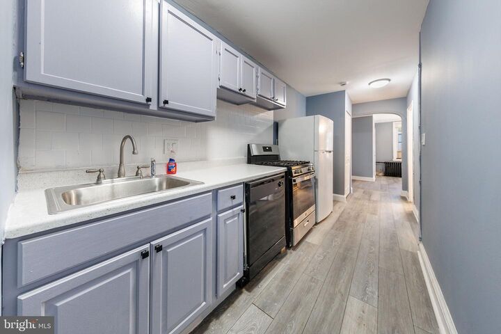 Property Photo: 905 19th Street NE 1 DC 20002